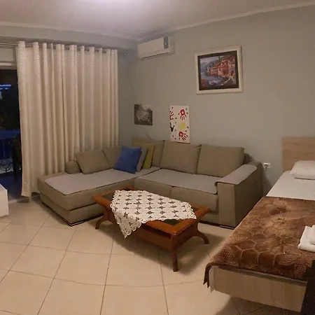 ホームステイ Central Tirana Stay ティラナ