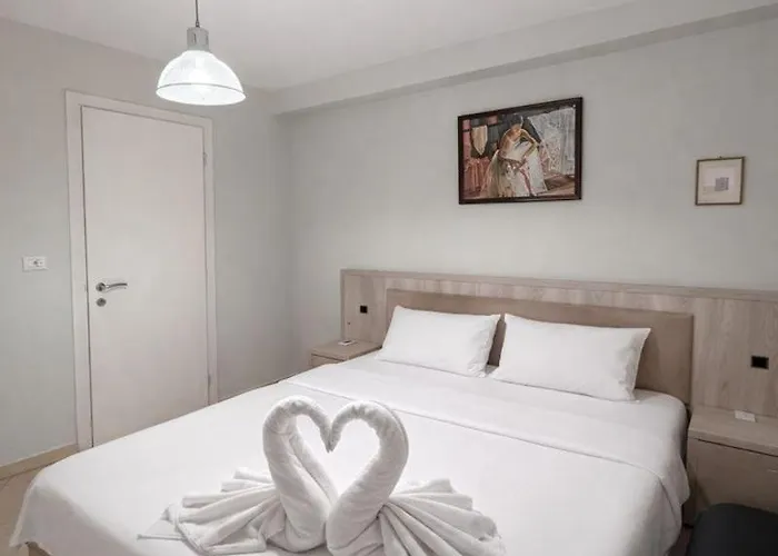 Central Tirana Stay 地拉那