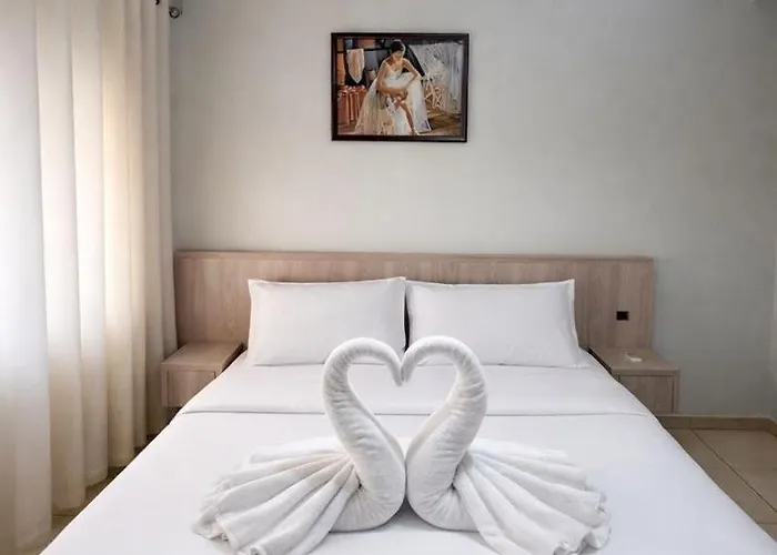 Central Tirana Stay 地拉那